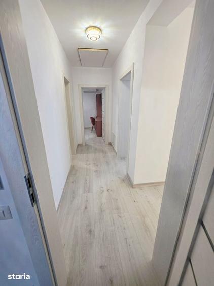 Casă cu 5 camere cu Teren 550 Mp în Păulești