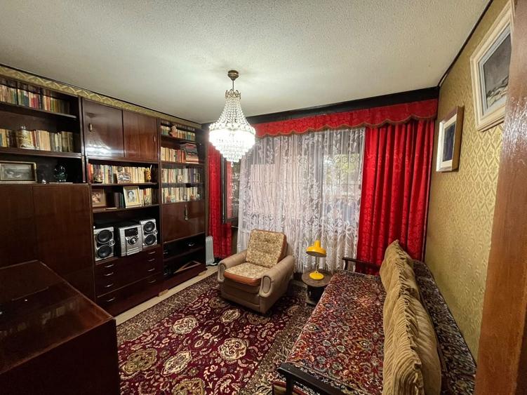 Apartament cu 3 camere decomandat, mobilat în Tineretului