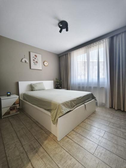 Apartament cu 4 camere semidecomandat în Central