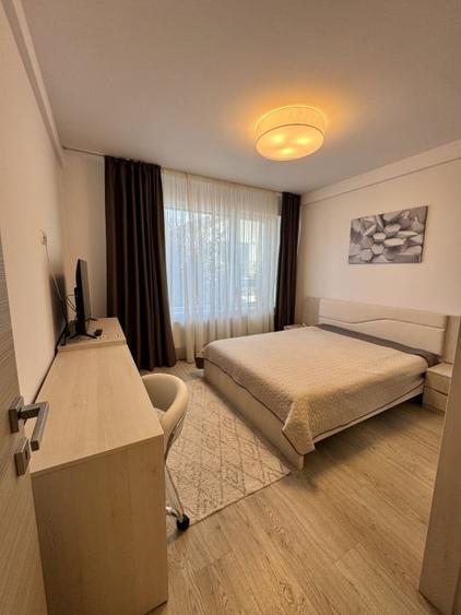 Apartament cu 2 camere decomandat, mobilat în Exterior Est