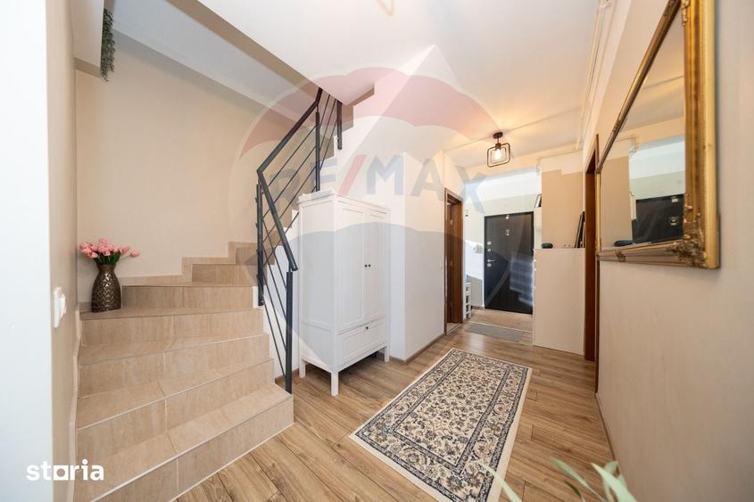 Apartament cu 3 camere în Tractorul