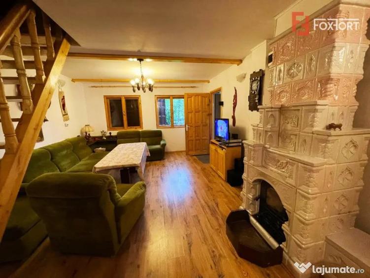 Casă cu 5 camere cu Teren 400 Mp în Râu de Mori