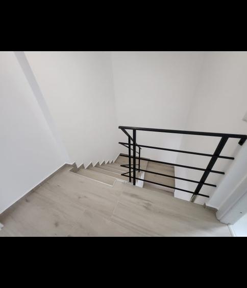 Apartament cu 3 camere decomandat în Cetate