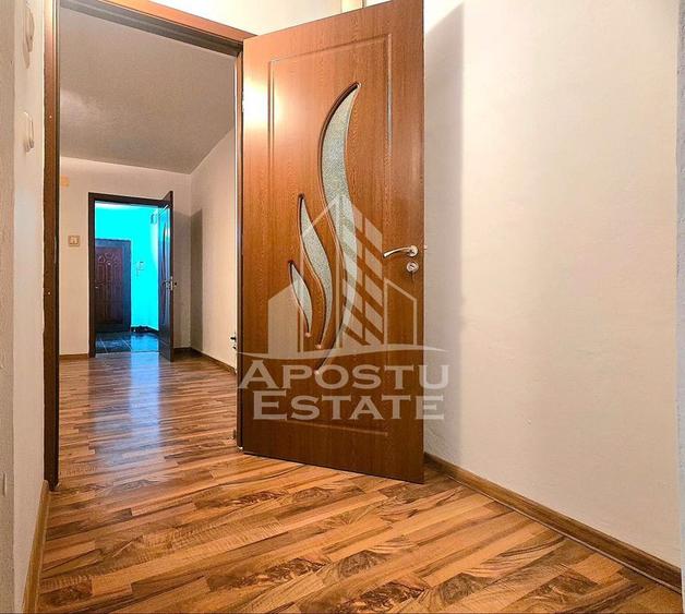 Apartament cu 2 camere semidecomandat în Micălaca