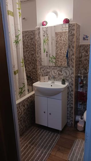 Apartament cu 2 camere semidecomandat în Colentina