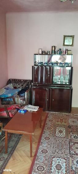 Casă cu 3 camere cu Teren 220 Mp în Central