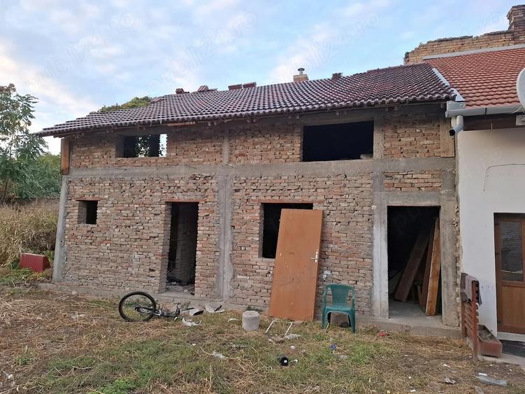 Casă cu Teren 112 Mp în Central