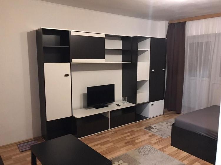 Garsonieră decomandată în Vitan