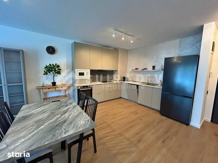 Apartament cu 3 camere semidecomandat în Dâmbul Rotund