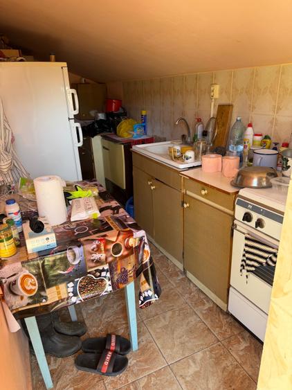 Casă cu 4 camere în Pietroasele