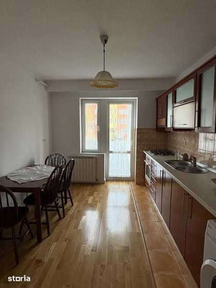 Apartament cu 4 camere în Central