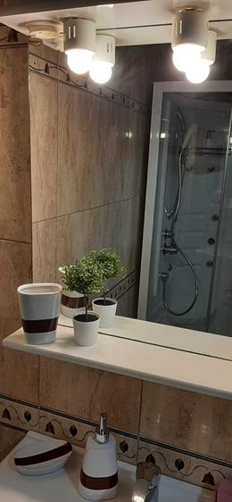 Apartament cu 2 camere decomandat, mobilat în Central