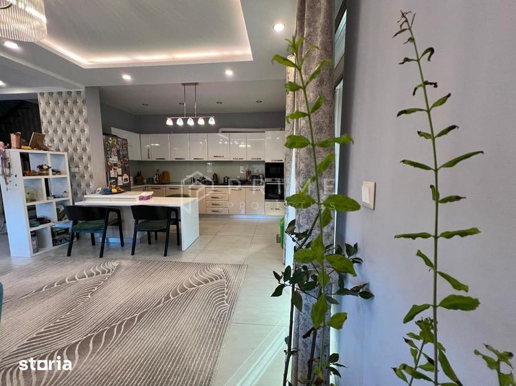 Casă cu 6 camere cu Teren 730 Mp în Remetea