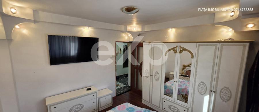 Apartament cu 4 camere decomandat, mobilat în Central