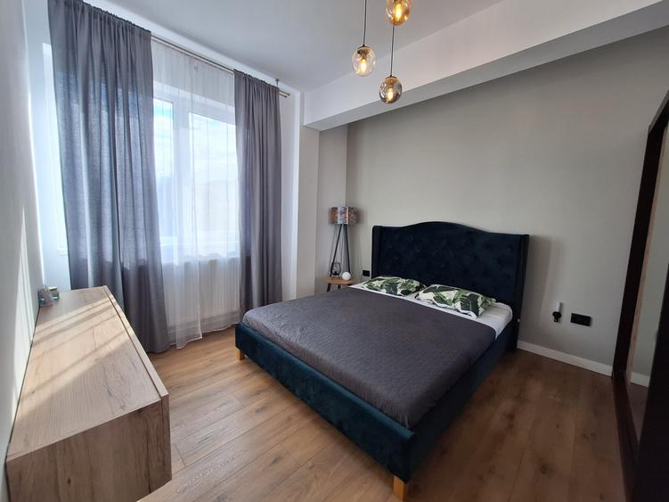 Apartament cu 3 camere semidecomandat, mobilat în Florești
