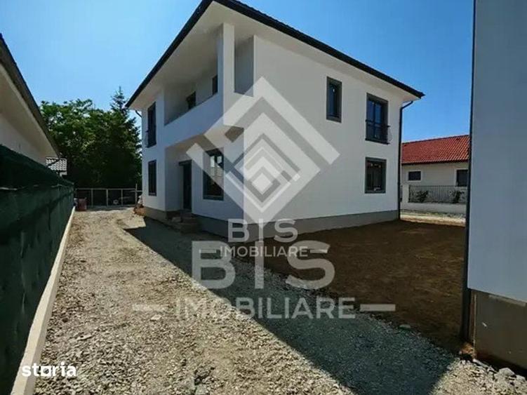 Casă cu 6 camere cu Teren 600 Mp în Unirea
