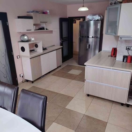 Casă cu 4 camere în Bucium