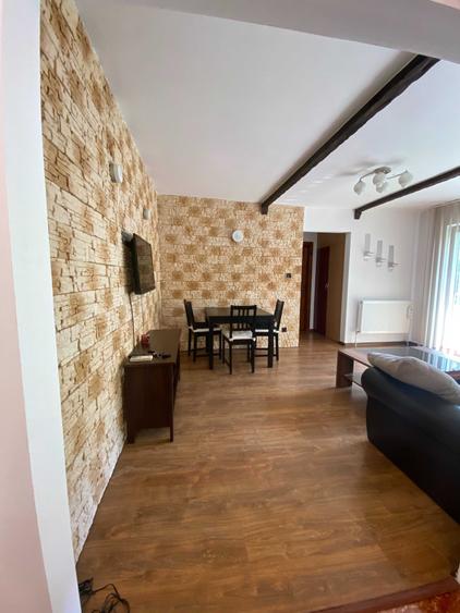 Apartament cu 3 camere decomandat în Dacia