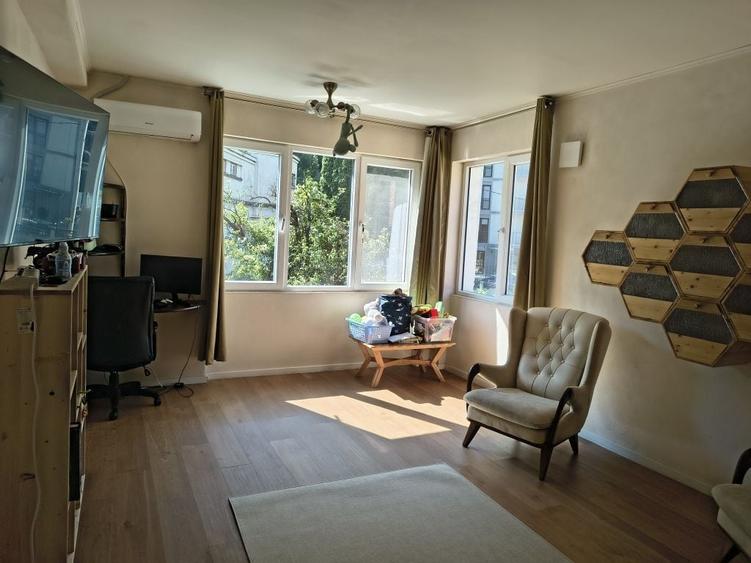 Apartament cu 3 camere decomandat în Drumul Carului