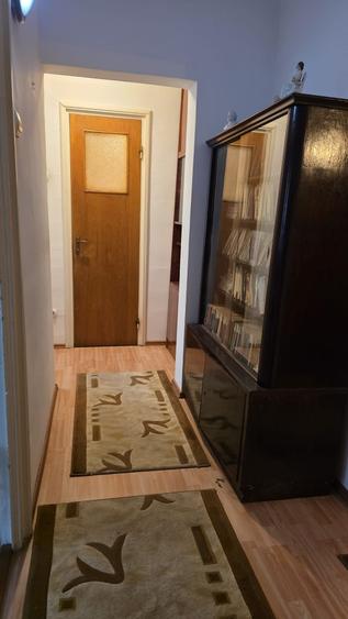 Apartament cu 3 camere decomandat în Drumul Taberei