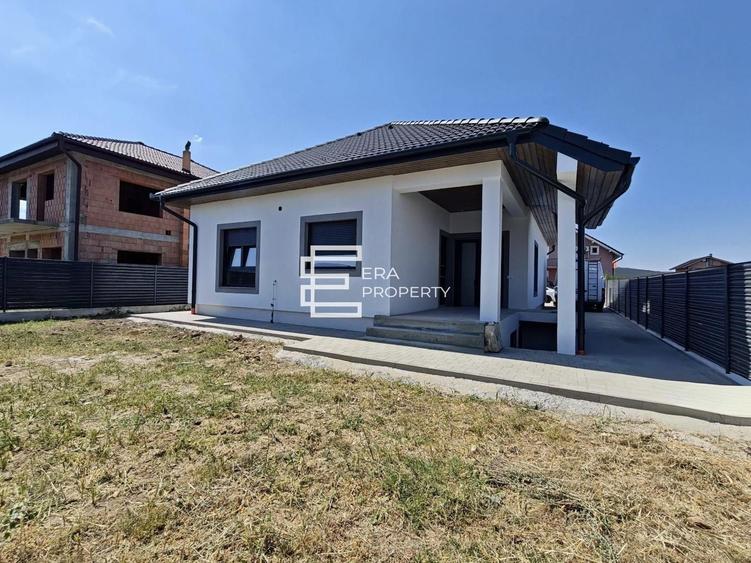 Casă individuală cu 4 camere cu Canalizare în Cristian