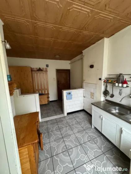 Apartament cu 2 camere semidecomandat în Ferneziu