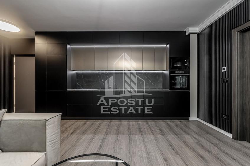 Apartament cu 3 camere decomandat, mobilat în Polivalentă