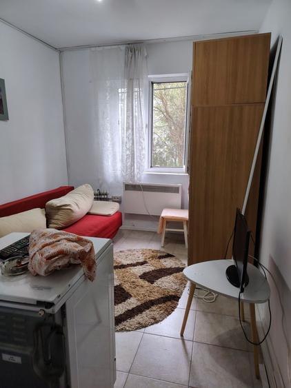 Garsonieră decomandată în Hipodrom