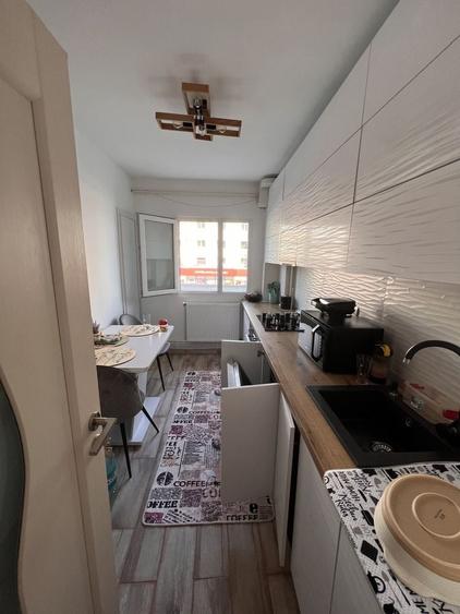 Apartament cu 2 camere decomandat în Republicii