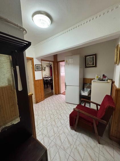 Apartament cu 3 camere semidecomandat în Central