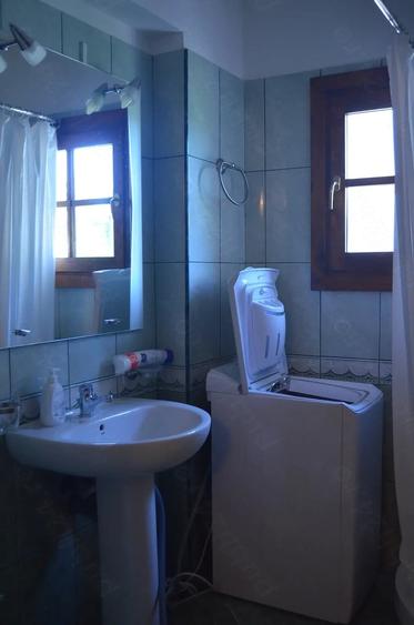 Apartament cu 4 camere decomandat în Cioplea