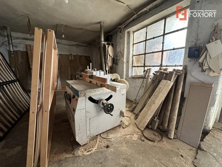 Spațiu industrial, de 1,500 mp, în Central