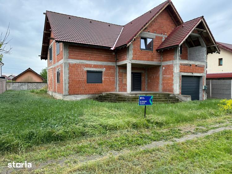 Casă cu 4 camere cu Teren 517 Mp în Central