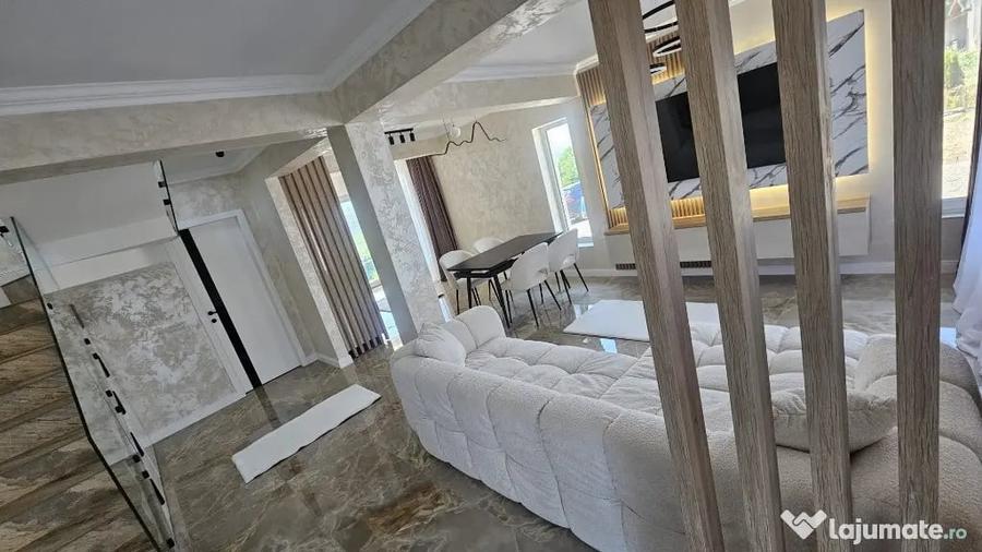 Casă cu 4 camere cu Teren 300 Mp în Central