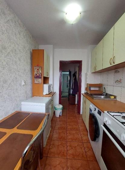 Apartament cu 2 camere semidecomandat, mobilat în Colentina