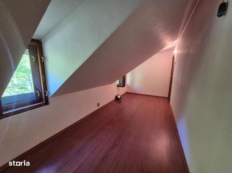 Casă cu 4 camere cu Teren 550 Mp în Central