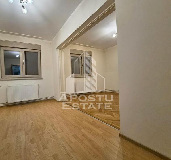 Apartament cu 4 camere decomandat, mobilat în Malul Mureșului