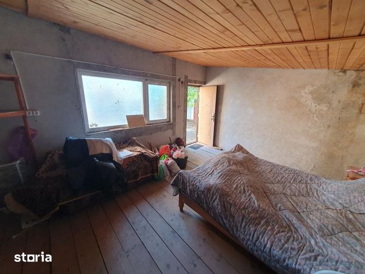 Casă cu 5 camere cu Teren 1324 Mp în Sacoșu Turcesc