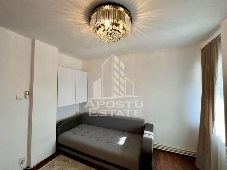 Penthouse cu 5 camere decomandat, mobilat în Fabric