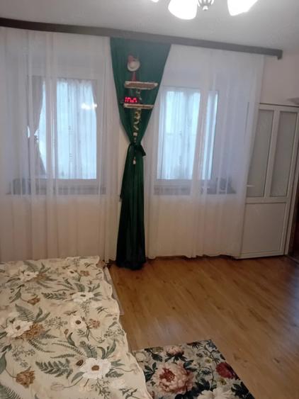 Casă cu 4 camere cu Teren 80 Mp în Rădăuți