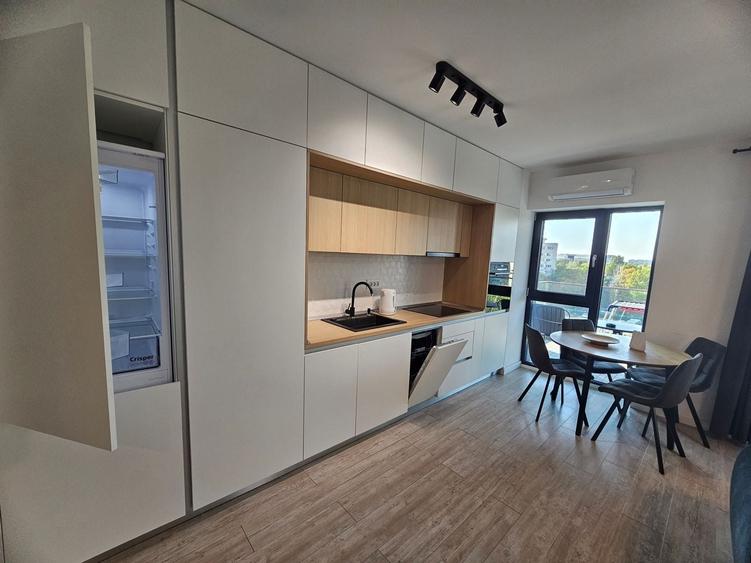 Apartament cu 3 camere decomandat în Herăstrău