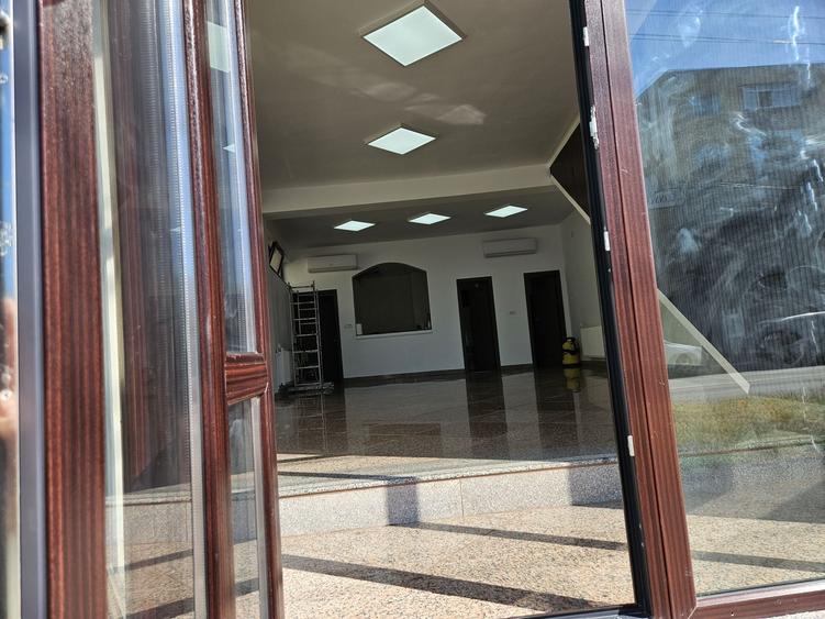 Spațiu comercial, de 84 mp, în Cumpăna
