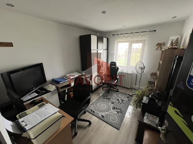 Apartament cu 4 camere decomandat, mobilat în Girocului