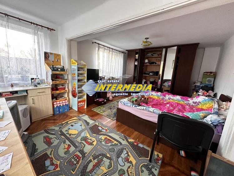 Casă individuală cu 3 camere cu Canalizare în Cetate