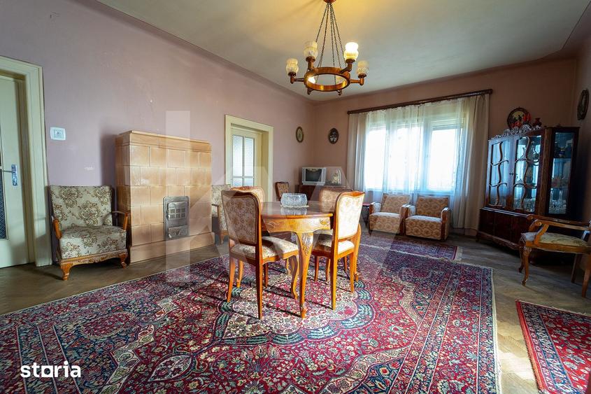 Apartament cu 4 camere decomandat în Central