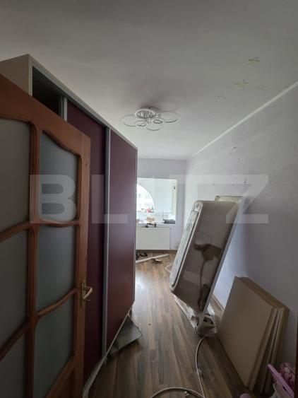 Apartament cu 4 camere decomandat, mobilat în Mazepa 1