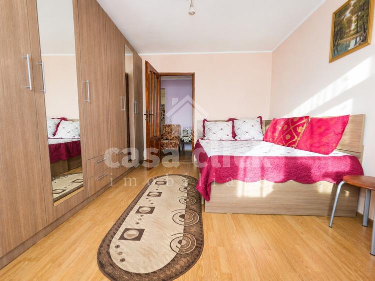 Apartament cu 3 camere decomandat, mobilat în