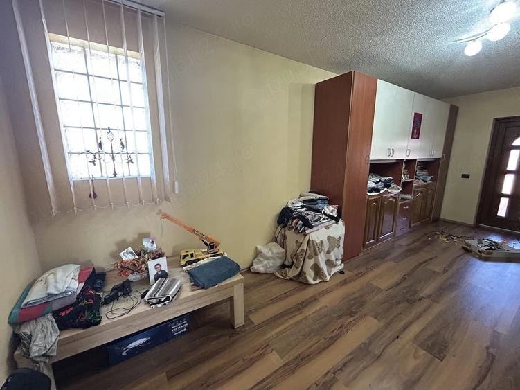 Casă cu 4 camere cu Teren 1812 Mp în Central