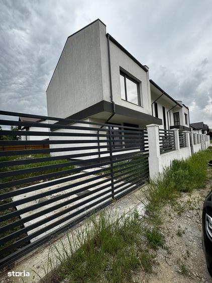 Casă cu 4 camere cu Teren 225 Mp în Berceni