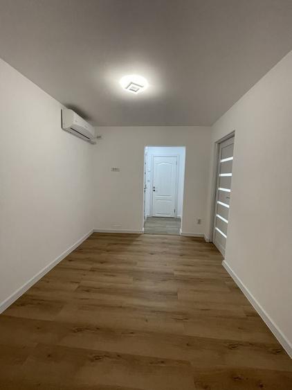Apartament cu 3 camere semidecomandat în Șagului